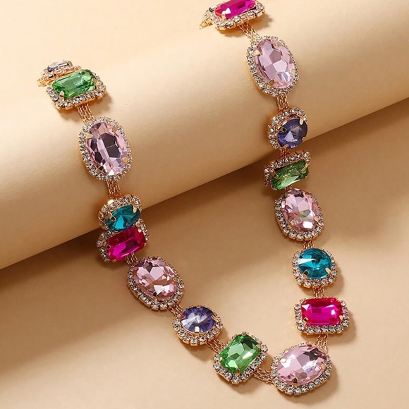 Luxe Gold Tone Colorful Large Rhinestone Statement necklace - Picture 6 of 7